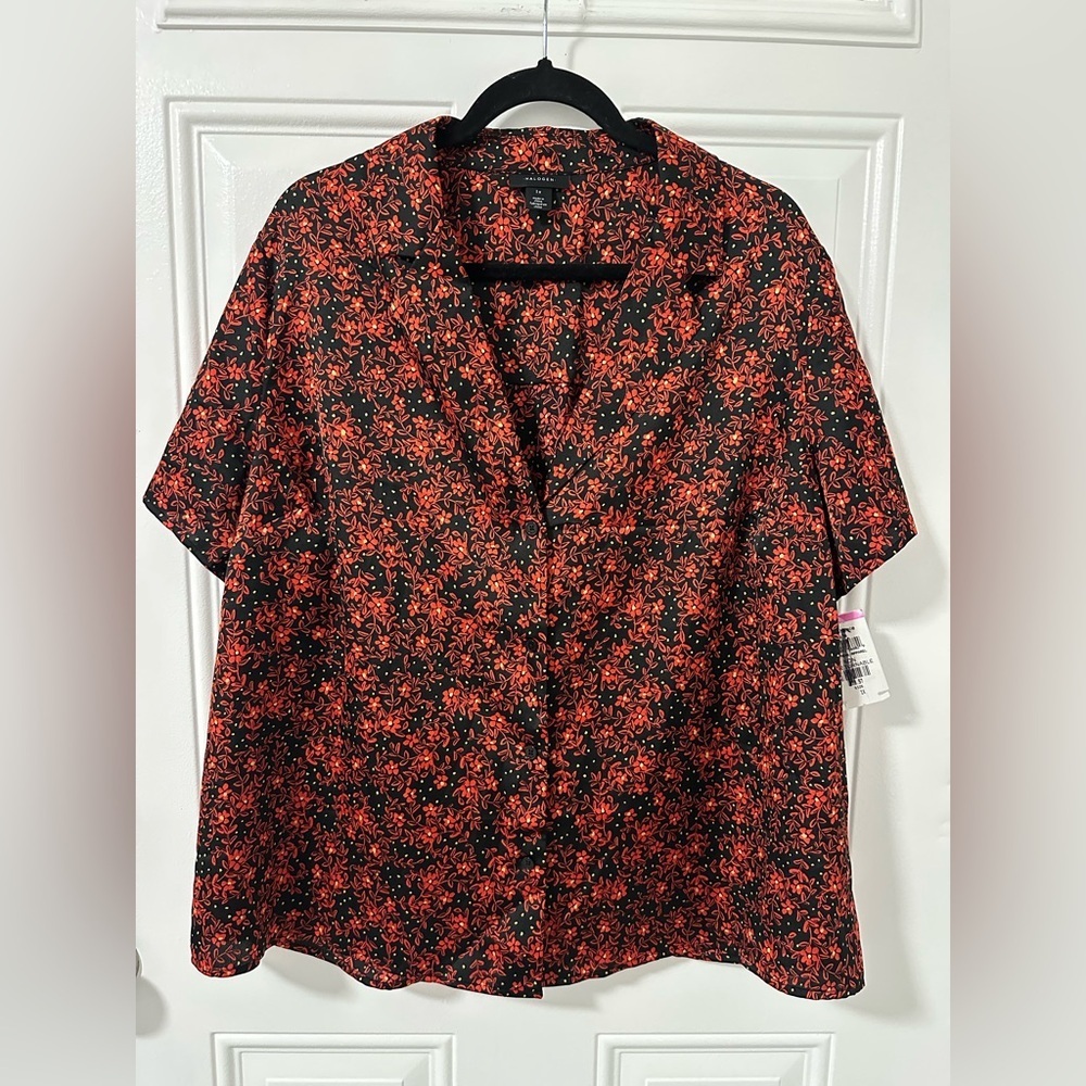 Halogen Black and Red Floral A-Line top, New, Size 1X - Picture 3 of 14